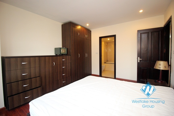 A high floor, 3 bedroom apartment for rent in central Westlake, Tay Ho